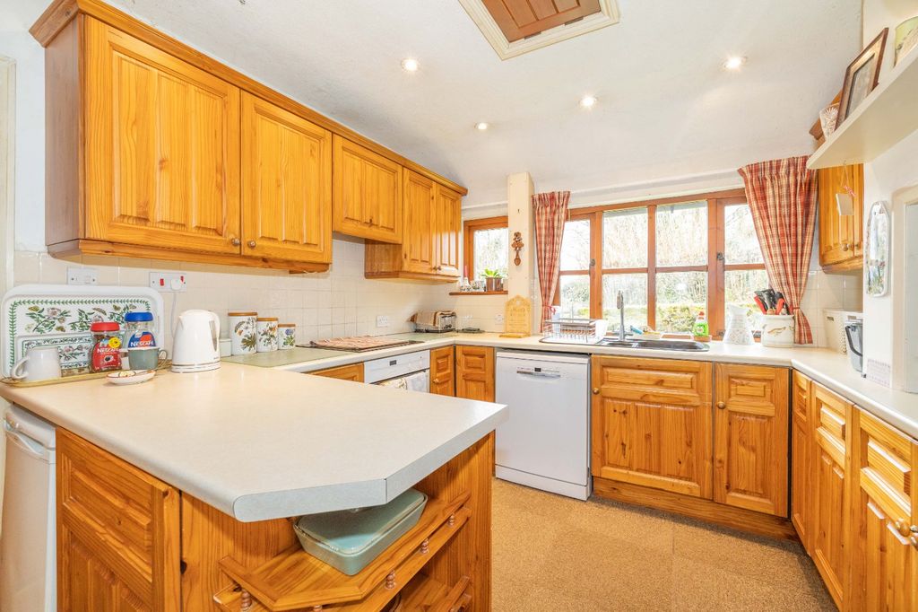 Property photo 3 of 16 Picture 3