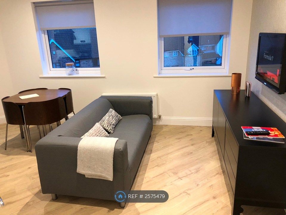 Property photo 1 of 10 Living Room