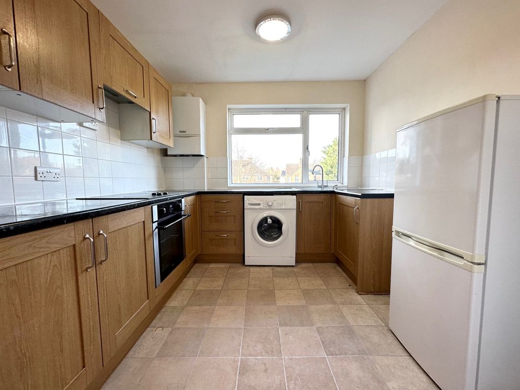 Property photo 2 of 11 Kitchen