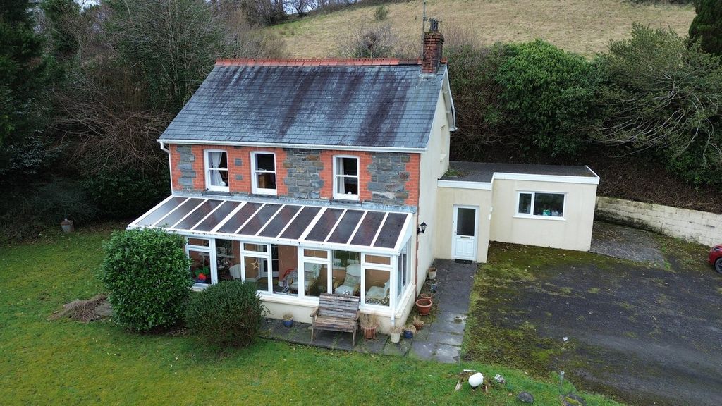 Property photo 2 of 34