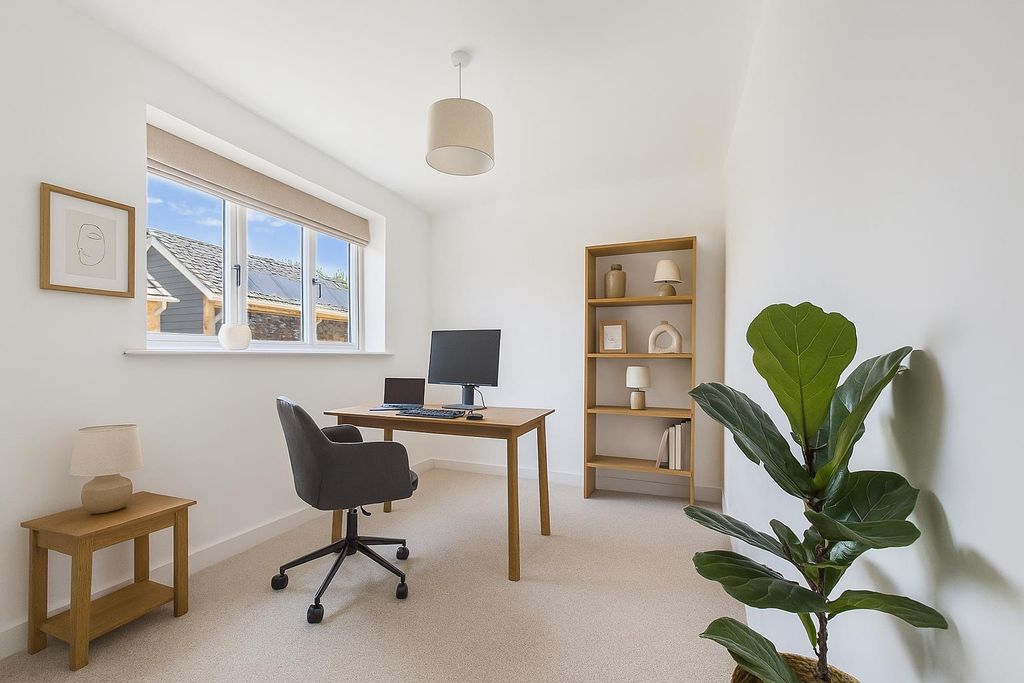 Property photo 3 of 10 Study