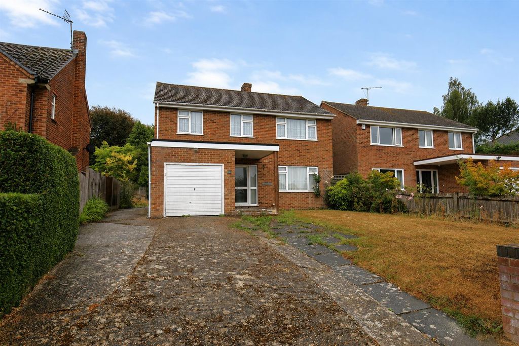 Property photo 1 of 10 Front