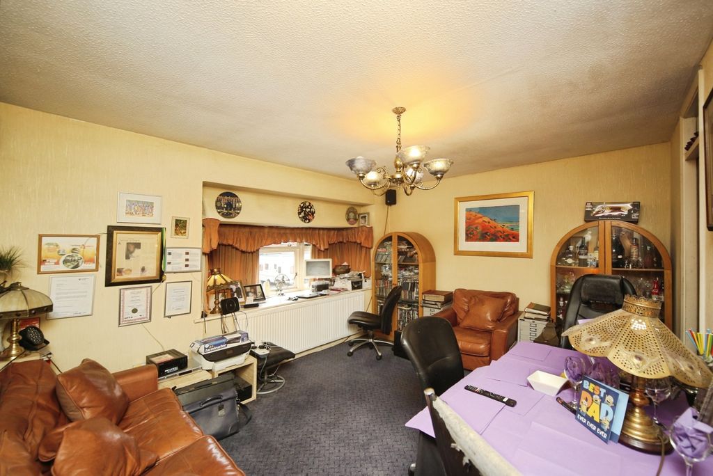 Property photo 2 of 18 Pbox-Img.Jpg