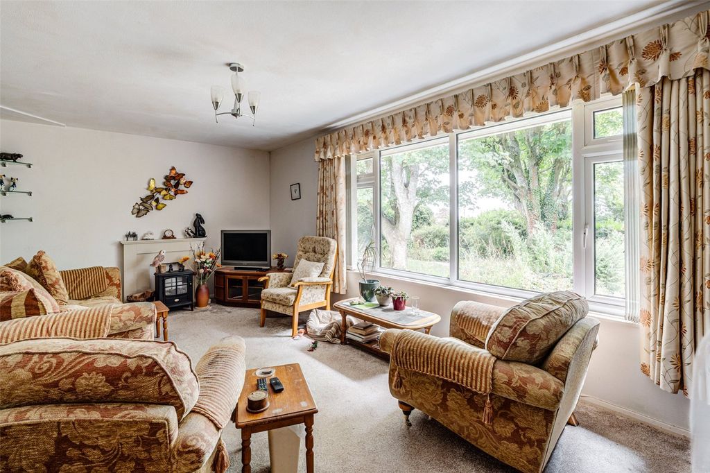 Property photo 2 of 18 Picture No. 28