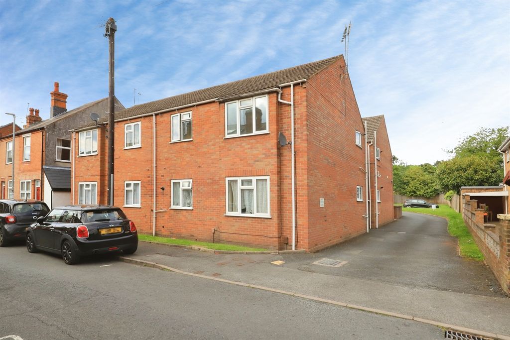 Property photo 1 of 12