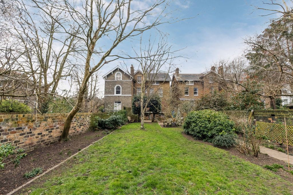 Property photo 3 of 41