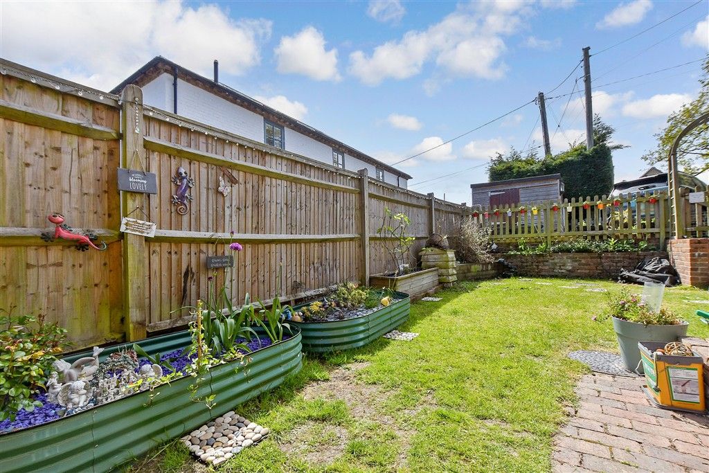 Property photo 1 of 14 Front Garden