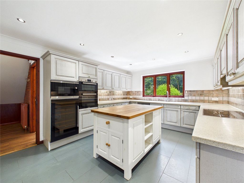 Property photo 3 of 33 Picture No. 29