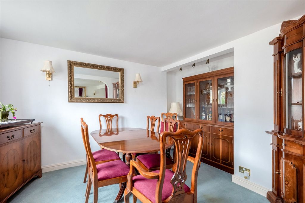 Property photo 3 of 11 Dining Room