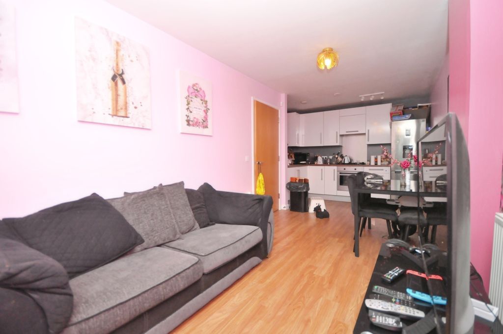 Property photo 2 of 17 Photo