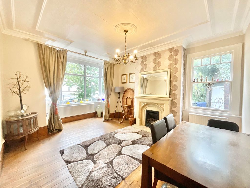 Property photo 3 of 42