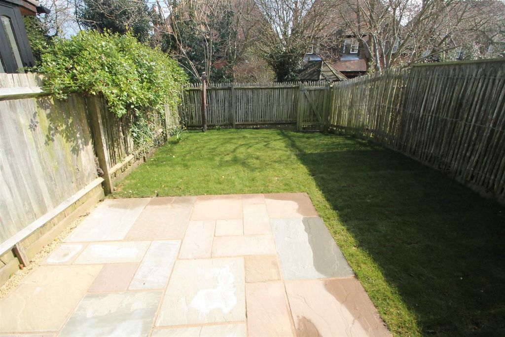 Property photo 3 of 24