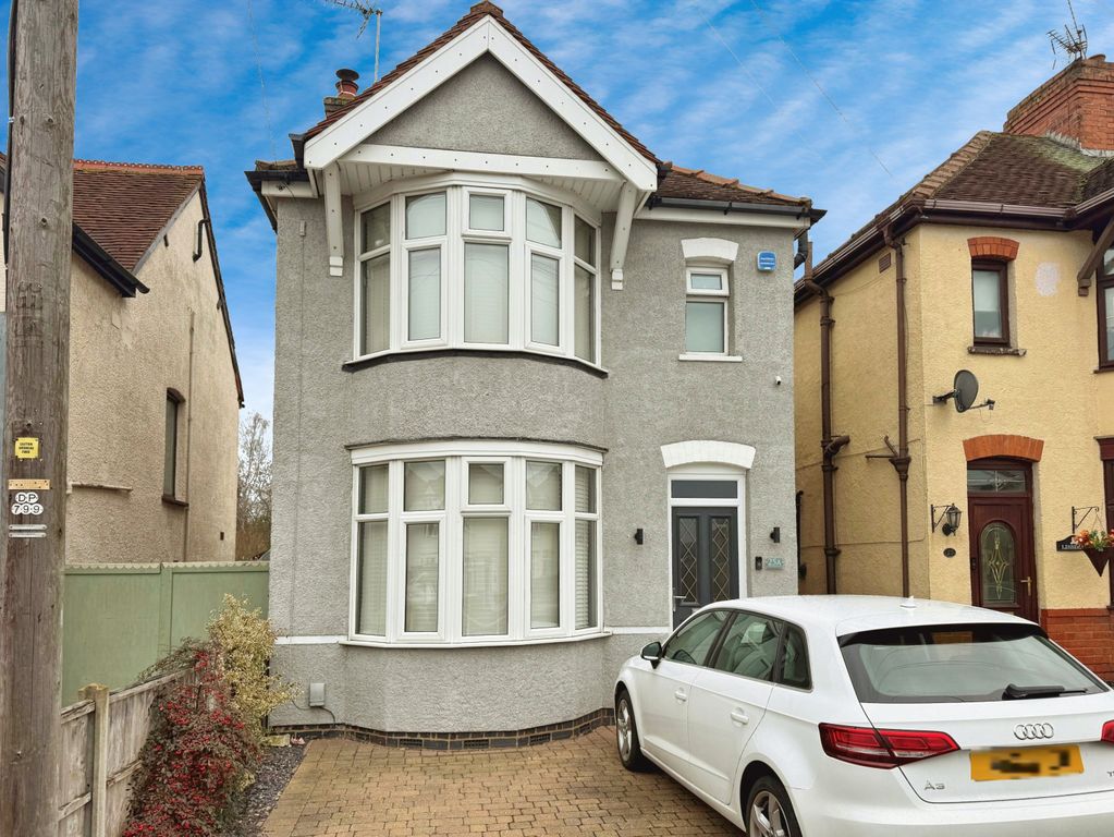 Property photo 1 of 17 Strathmore Road, Hinckley