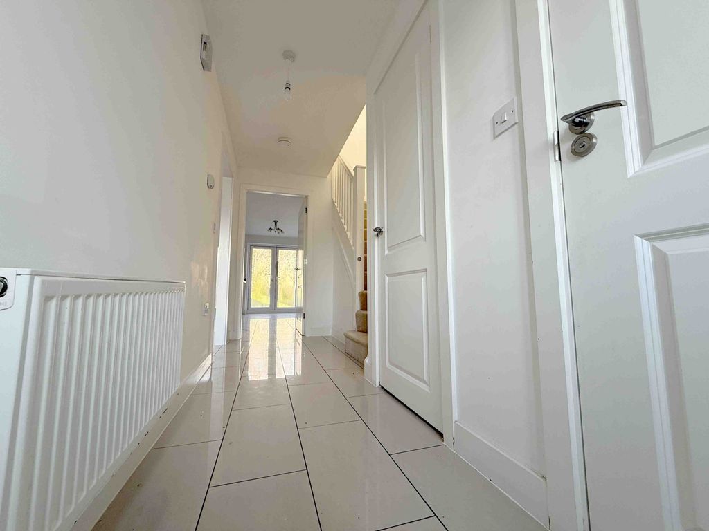 Property photo 2 of 19 Gallery