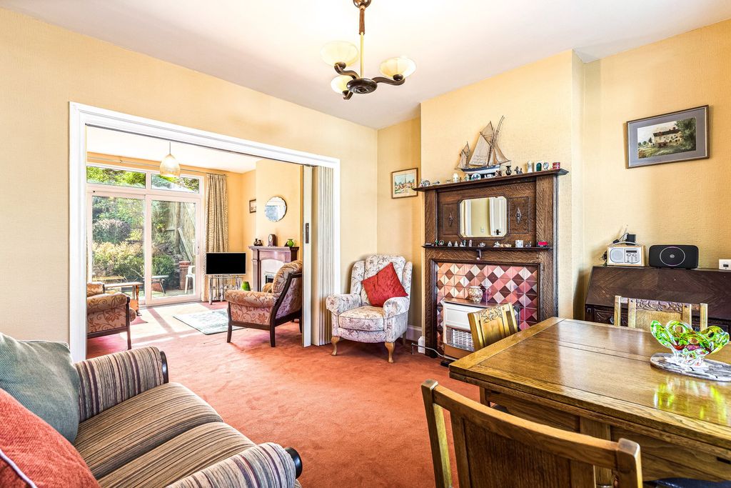Property photo 2 of 17