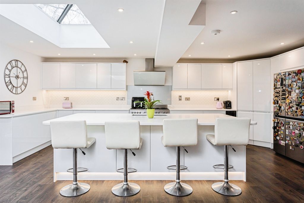 Property photo 3 of 22