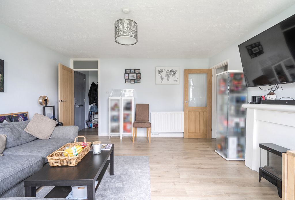 Property photo 3 of 14 1-69F8865Cdde44-1...