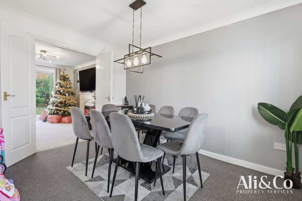 Property photo 3 of 33