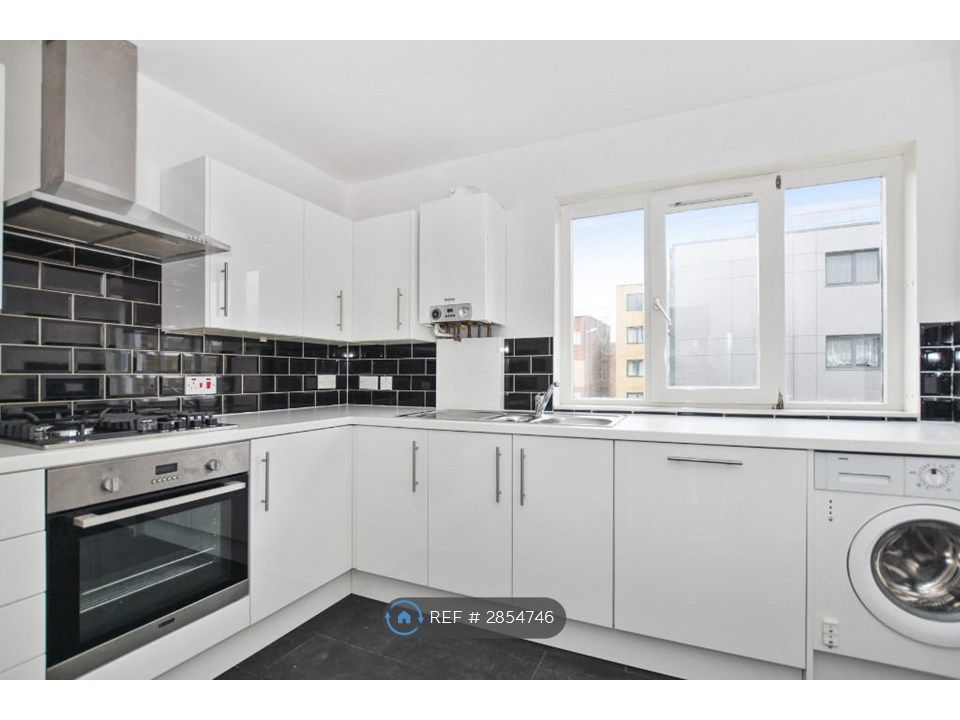 Property photo 2 of 7 Kitchen