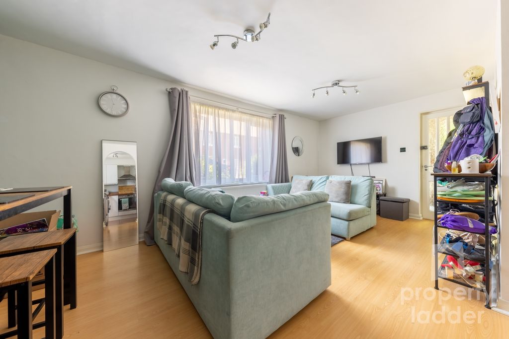 Property photo 3 of 11 Pl-3