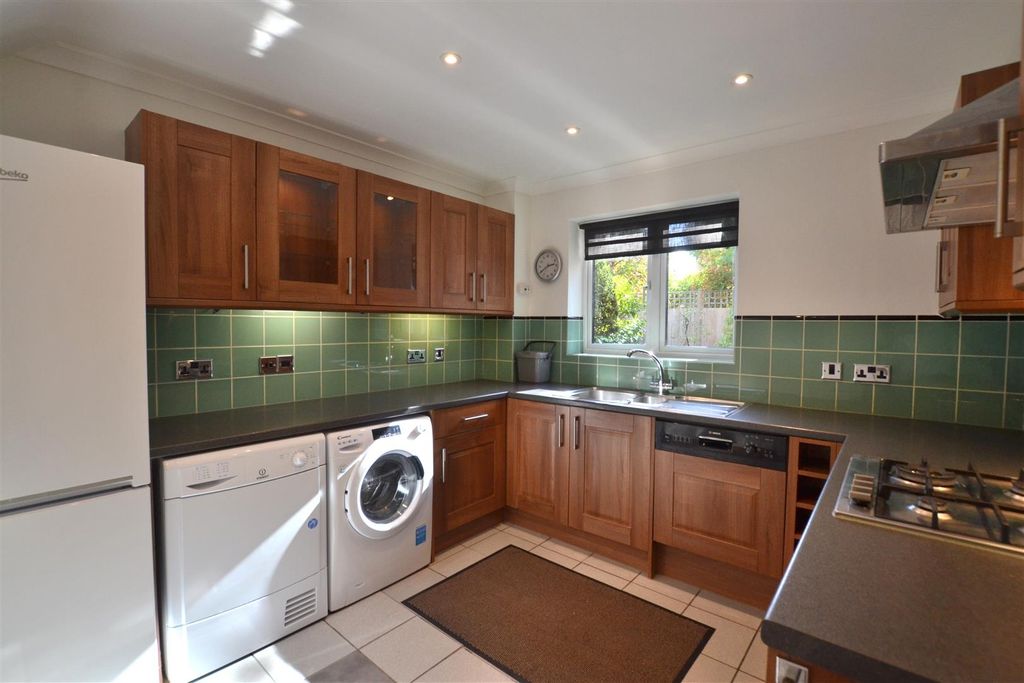 Property photo 3 of 16 Kitchen.Jpg