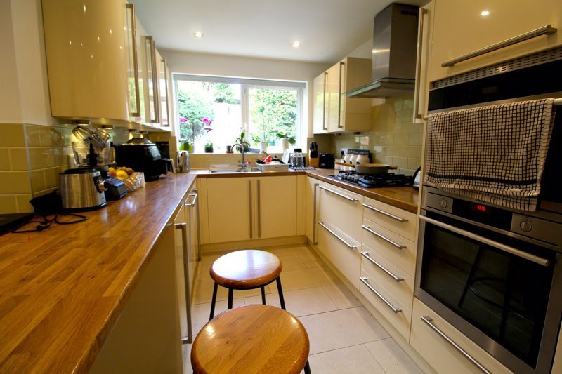 Property photo 2 of 16 Kitchen