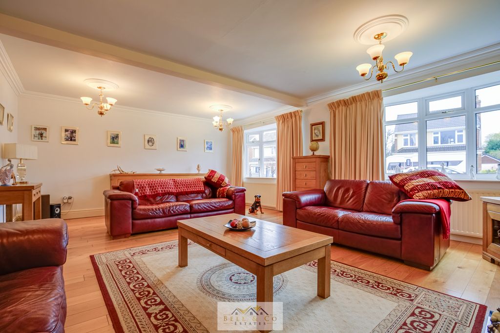Property photo 3 of 28 Lounge 1.4 (1)