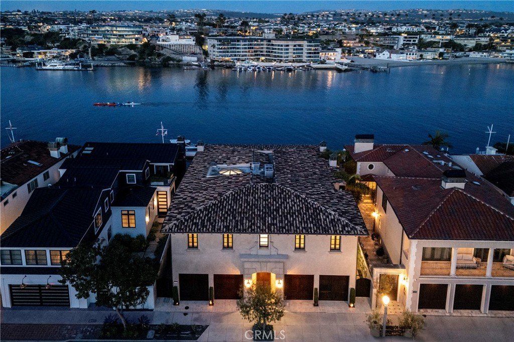 Property photo 2 of 54