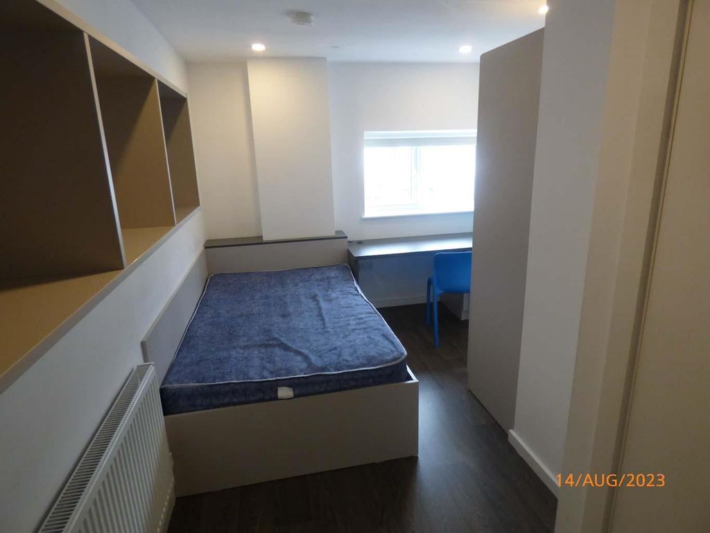 Property photo 2 of 7 Flat 2, Bedroom 4.Jpg