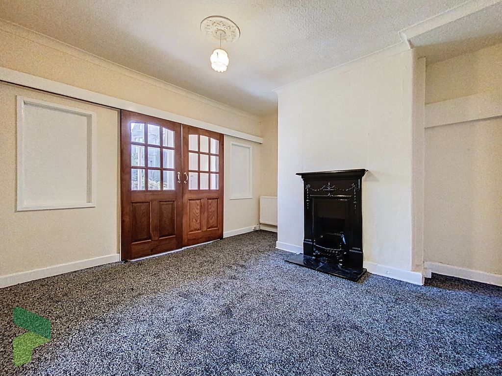 Property photo 2 of 20 Living Room