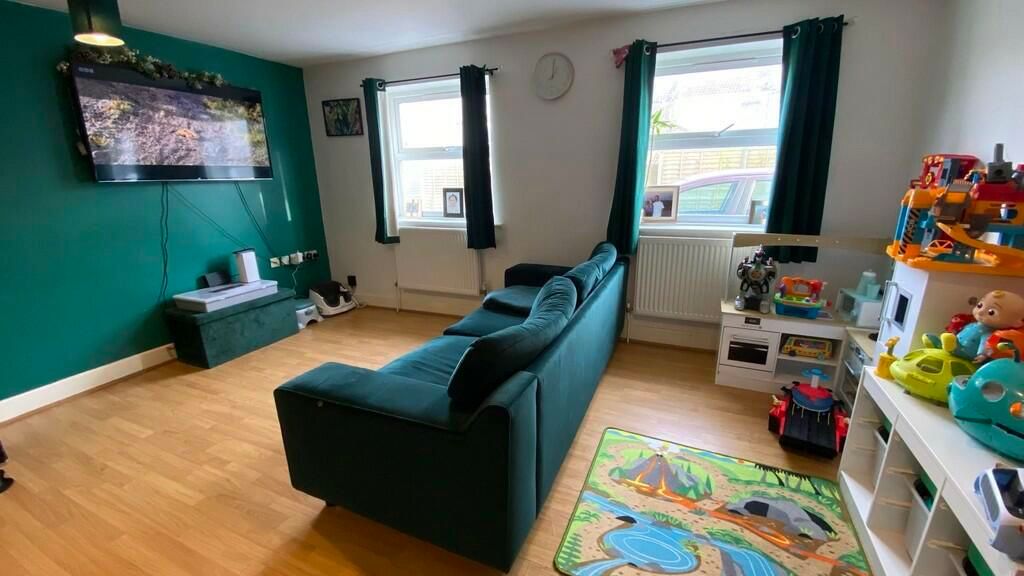 Property photo 2 of 11