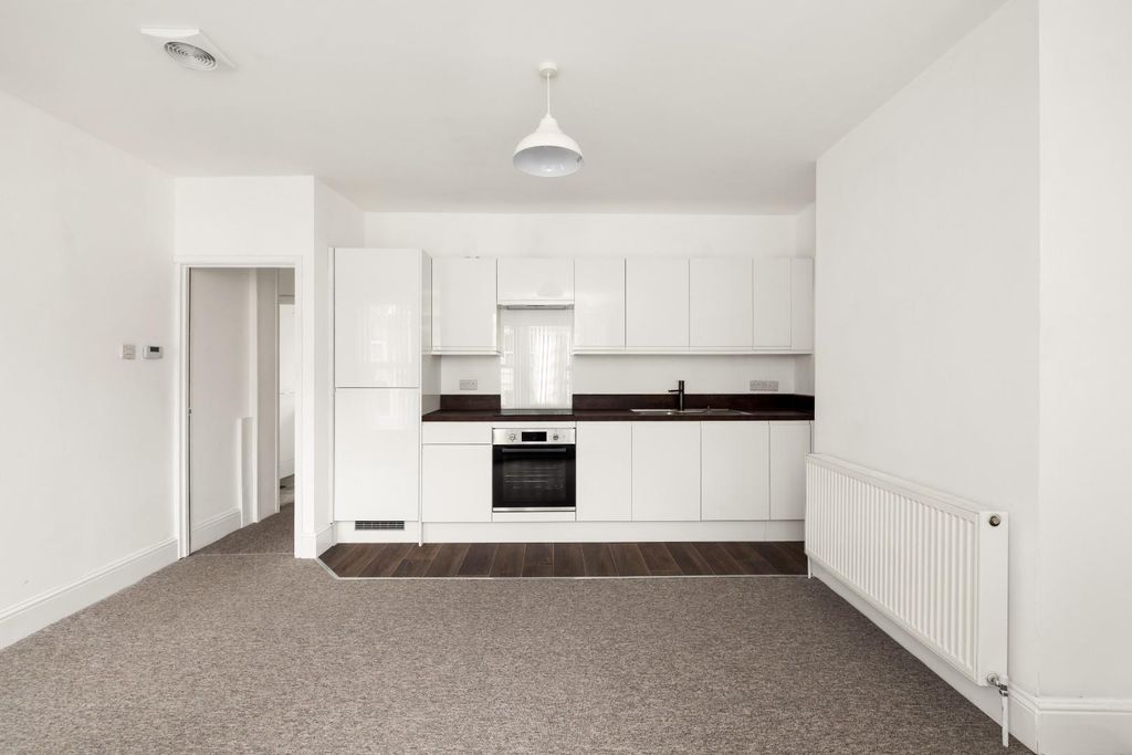 Property photo 1 of 11 Char8454.Jpg