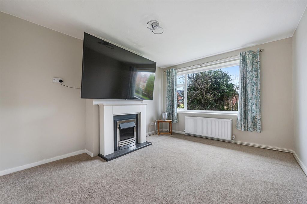 Property photo 2 of 28 Lounge Opening To