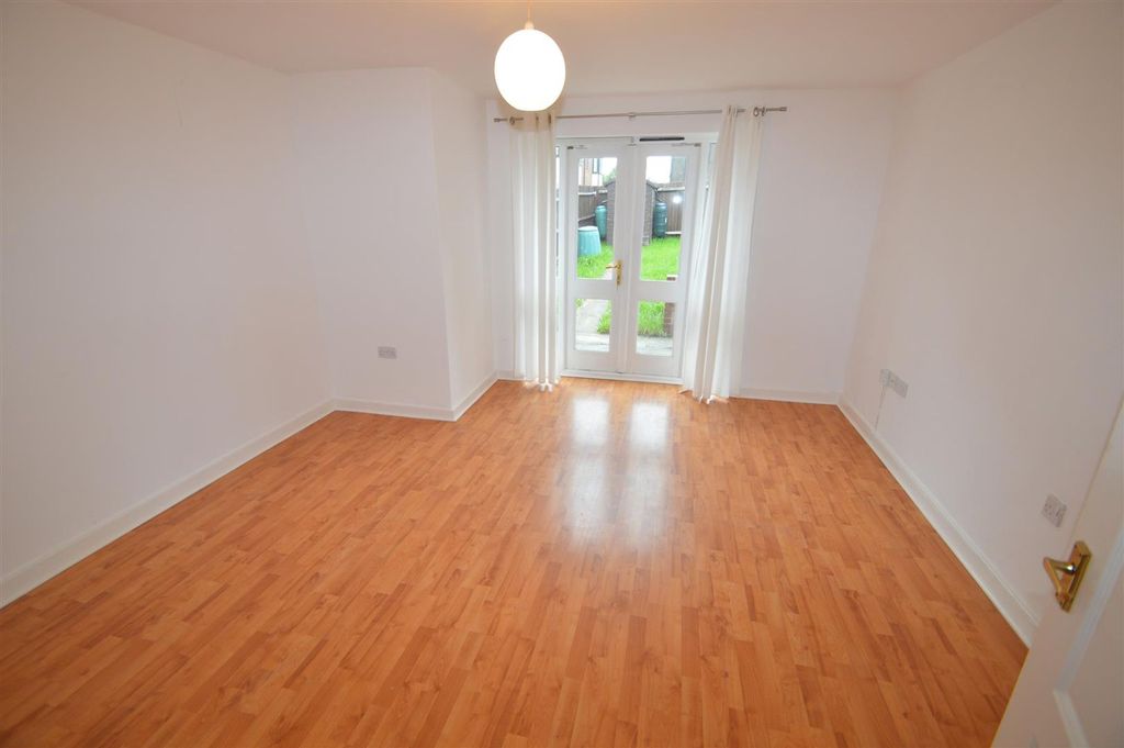 Property photo 3 of 5 Knotts Green Rd E10