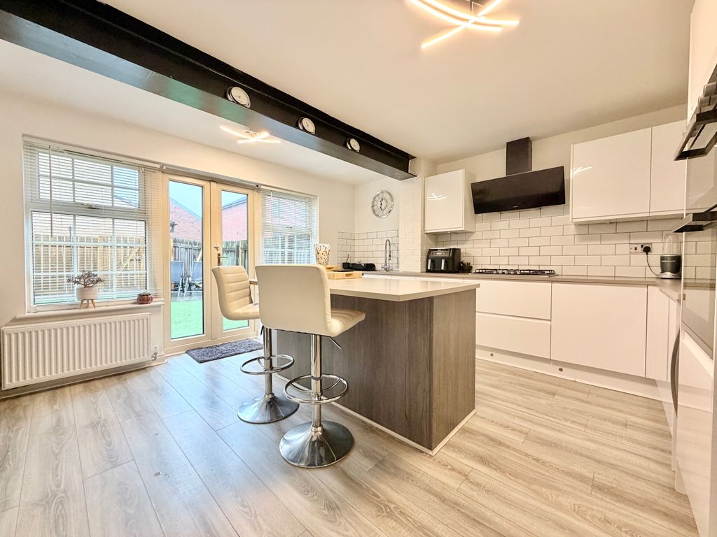 Property photo 2 of 22 Kitchen