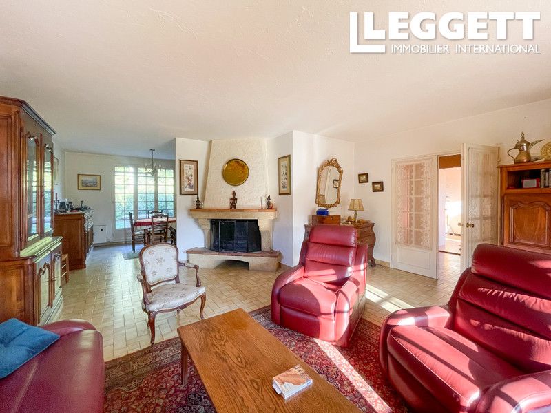Property photo 3 of 10