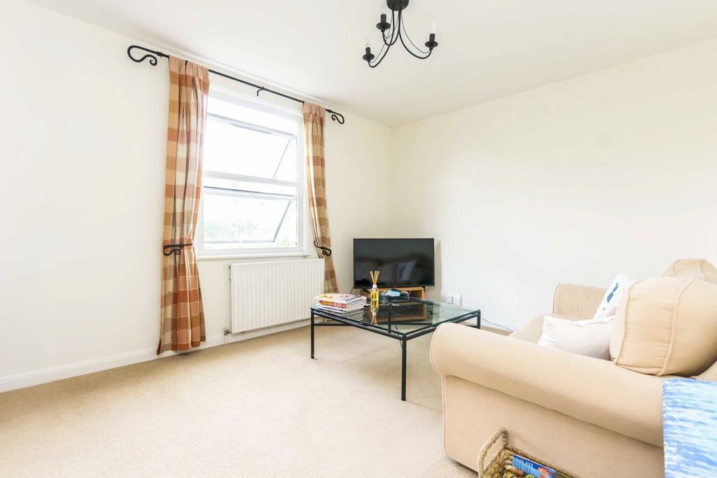 Property photo 2 of 5