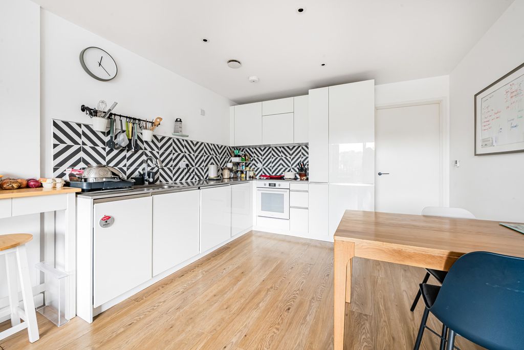 Property photo 3 of 28 Reception/Kitchen