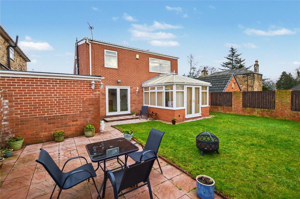 Property photo 2 of 28 Picture No. 13