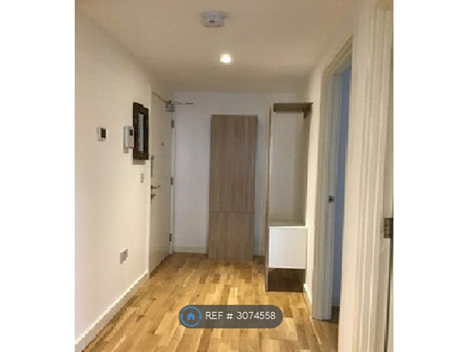 Property photo 1 of 10 Hall