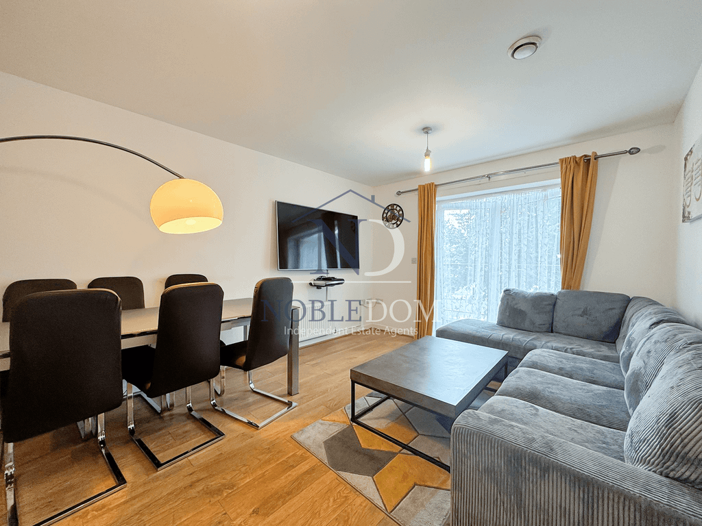 Property photo 1 of 10 2 Bed Flat For Sale Montgomery House, Northolt Ub5