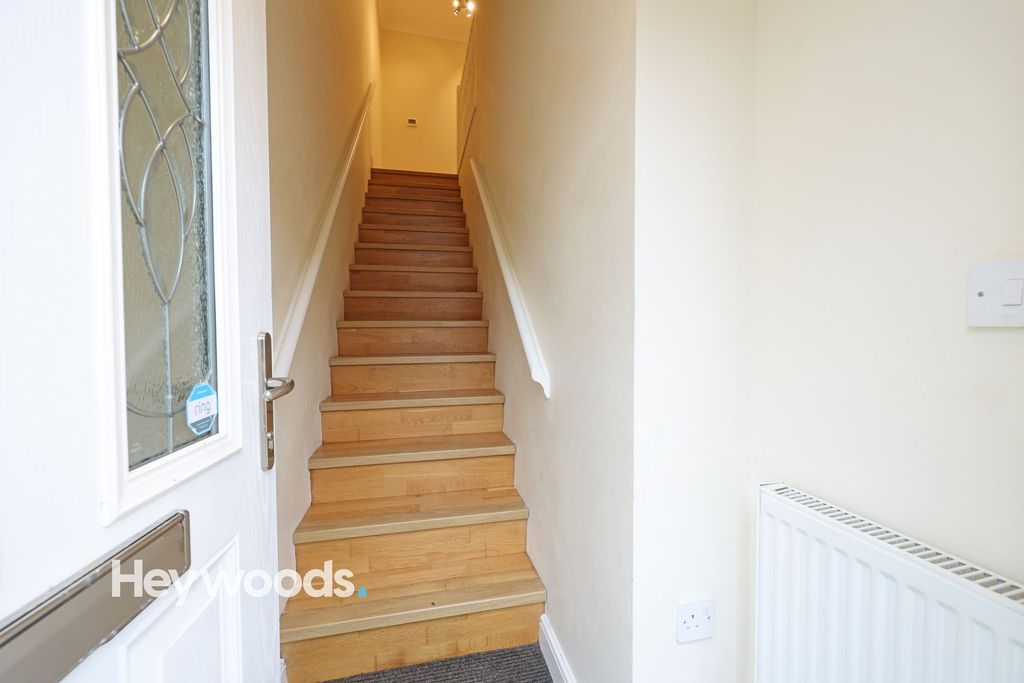 Property photo 2 of 35