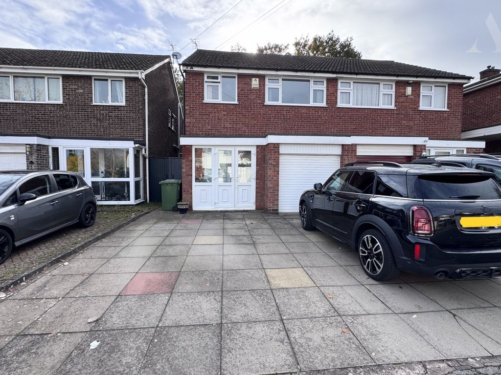 Property photo 1 of 15 60 Leafeild Road Frontage