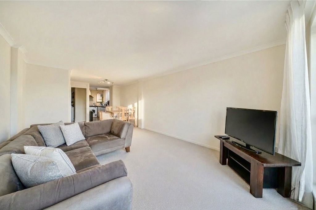 Property photo 3 of 14 Picture No. 35