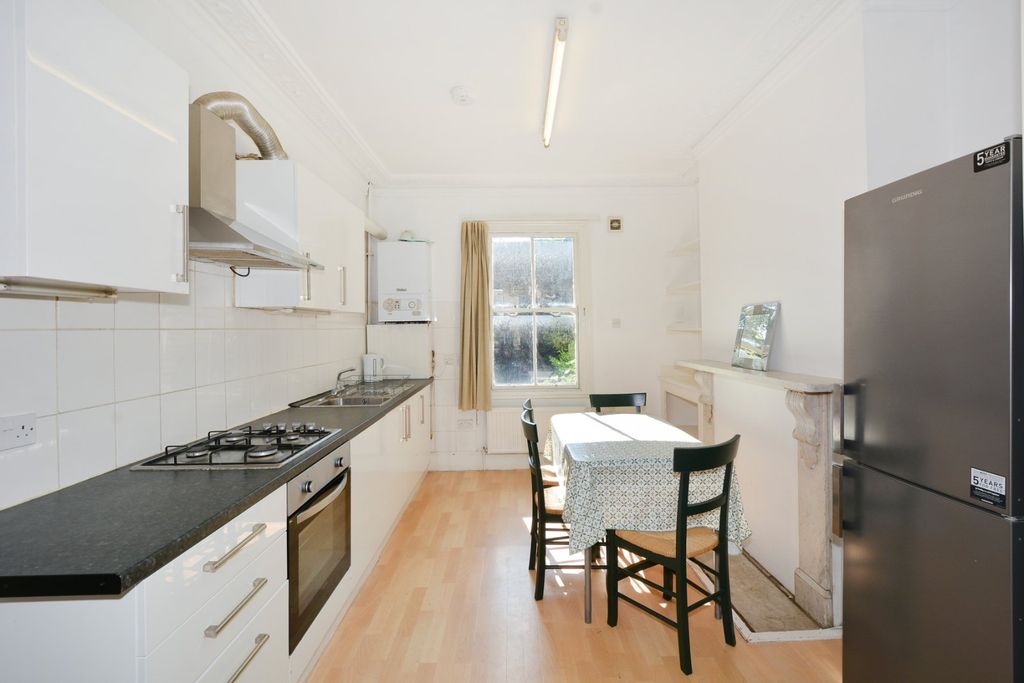 Property photo 2 of 17 Kitchen