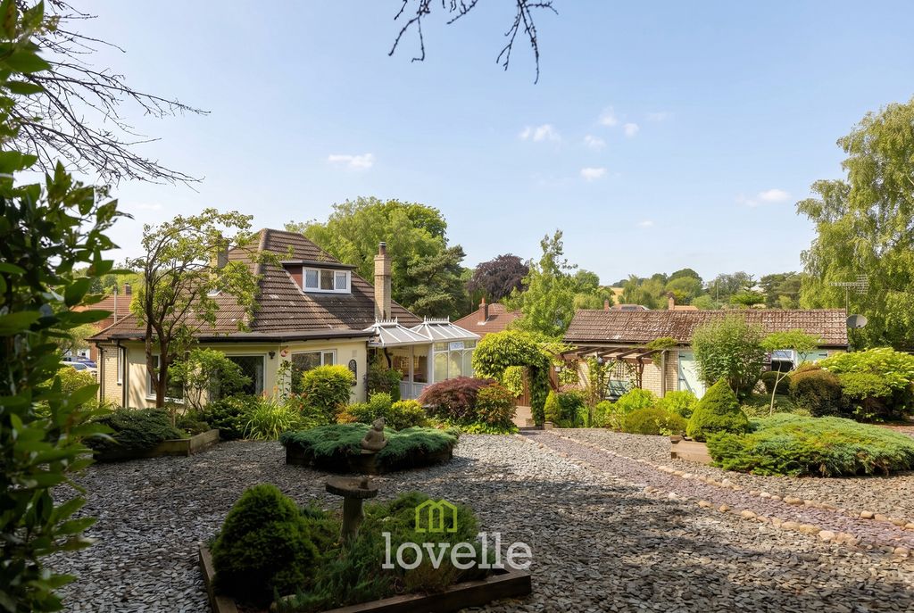 Property photo 3 of 42