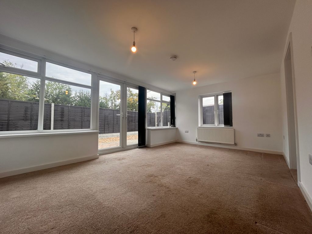 Property photo 2 of 8 Image