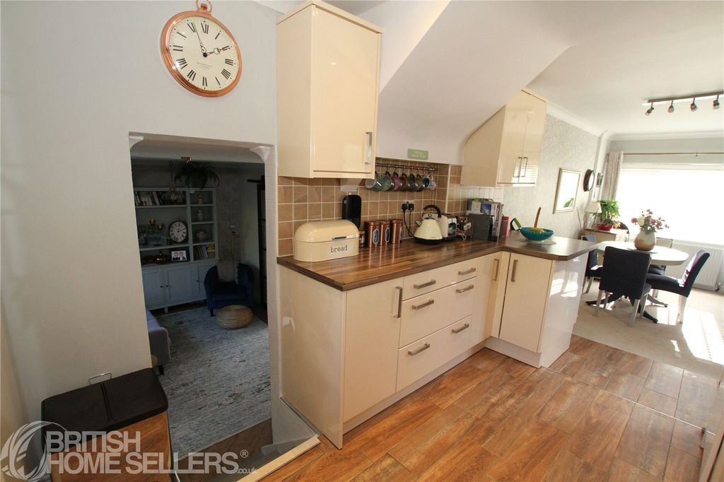 Property photo 3 of 20 Picture No. 06