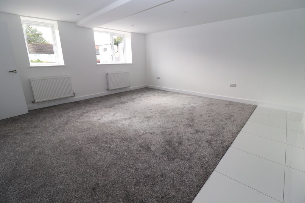 Property photo 3 of 6 Img_6826