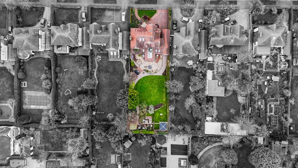 Property photo 3 of 28 Picture No. 26